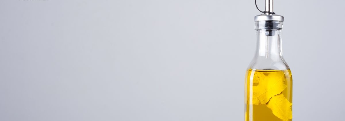 bottle of oil with a covered pour spout - Olive Oil Pour Spout